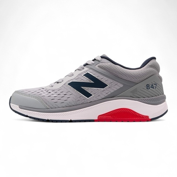 New Balance Men\'s 847 V4 Extra Wide Walking Shoe in Silver Mink/Gunmetal